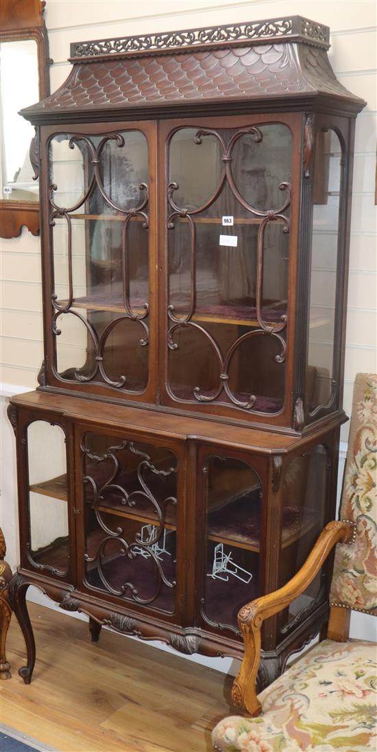 An Edwardian mahogany display cabinet W.92cm